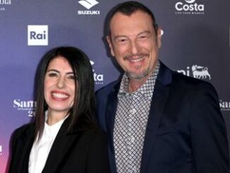 Sanremo 2024 partenza record. Amadeus Faccio un applauso alla musica