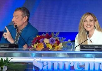 Sanremo 2024 quarta serata con duetti e cover le notizie della giornata