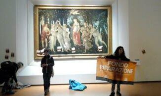 Storico dellarte Studenti capiscono ecovandali opere in museo come merci in vetrina