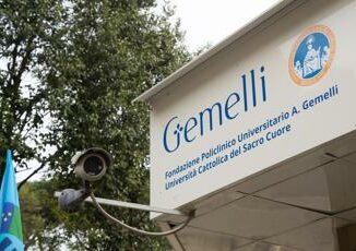 Vaccini al Gemelli ambulatorio dedicato a fragili e anziani individuati con lAi