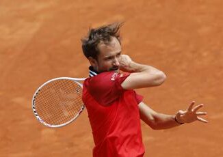 Atp Madrid Medvedev batte Korda e avanza agli ottavi di finale