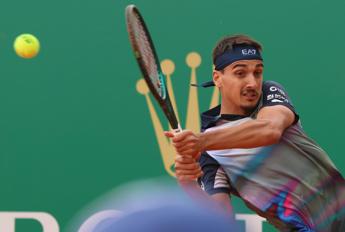 Atp Montecarlo Lorenzo Sonego agli ottavi