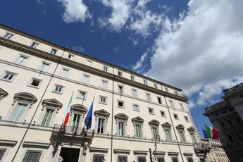 Decreto omnibus da flat tax piu alta per Paperoni a contributo per sfollati Scampia le novita