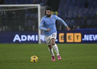 La Ferrari di Elseid Hysaj prende fuoco Sto bene difetto dellauto