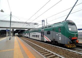 Milano urtato da un treno a San Donato gravemente ferito un 60enne