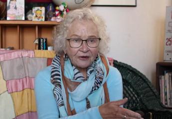 Morta a 84 anni Trina Robbins fumettista e attivista che disegno Wonder Woman