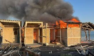 Ostia in fiamme stabilimento La Casetta distrutte alcune cabine Foto