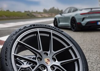 Pirelli amplia gamma Elect con due nuovi P Zero per Porsche Taycan