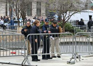 Usa morto uomo che si e dato fuoco fuori da tribunale processo Trump