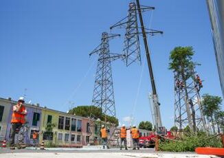 A Roma iniziata demolizione tralicci al Trullo Gualtieri Attesa da decenni dai cittadini