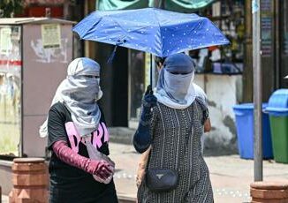 Caldo record in India scuole chiuse e sabato voto bollente a Nuova Delhi