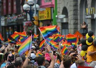 Gay Pride. Pro Vita Famiglia Gualtieri promuove utero in affitto cambio sesso minori e ideologia gender nelle scuole