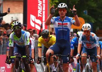 Giro dItalia 2024 Merlier vince la terza tappa Pogacar resta in rosa