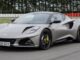 Lotus Emira diventa un 4 cilindri