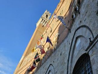 Palio di Siena del 2 luglio estratte Giraffa Nicchio e Onda