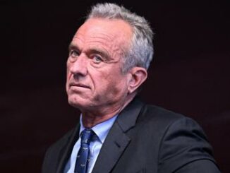 Robert Kennedy Jr Nyt rivela aveva un verme nel cervello