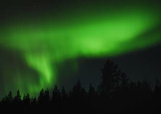 Tempesta solare investe la Terra aurore boreali e gps in tilt cosa aspettarsi oggi