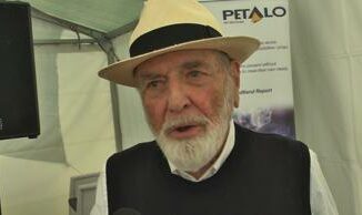 Arte a SantAlbano Stura lopera Terzo Paradiso Recycling lomaggio del maestro Pistoletto al riciclo