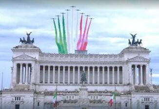 Festa della Repubblica Mattarella ha reso omaggio allAltare della Patria ora la parata