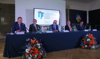 Festival Nazionale delle Universita scenari per le nuove generazioni nel panel Figli di papa le transizioni generazionali in Azienda