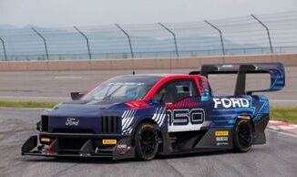 Ford F 150 Lightning SuperTruck giro record a Pikes Peak