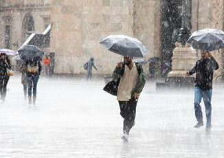 Maltempo a Milano dalle 18 di oggi scatta lallerta arancione