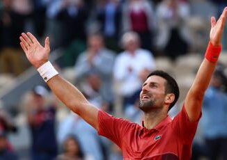 Roland Garros Djokovic piega Cerundolo al 5° set e avanza ai quarti di finale