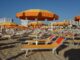 Spiagge indagine Altroconsumo 228 euro in media alla settimana per ombrellone e lettini