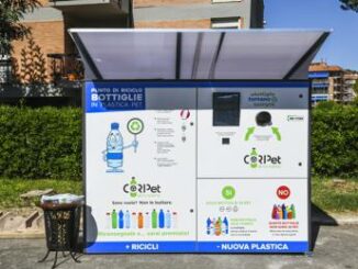 Etruria Retail per lambiente nei negozi Carrefour raccolte quasi 4 milioni di bottiglie di plastica PET