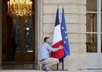 Francia Ue avanti con nomine Le Pen avanza ma non sfonda