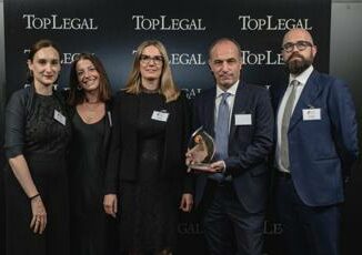 Gruppo Cap premiata con TopLegal Awards nella categoria public utilities legal team