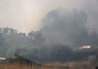 Incendio Roma Ponte Mammolo Ordine Medici Finestre chiuse no condizionatori solo ventilatori