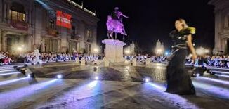 Oniricon gli studenti di Accademia del Lusso celebrano Federico Fellini in Piazza del Campidoglio