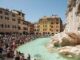 Overtourism a Roma due euro per fotografare da vicino Fontana di Trevi