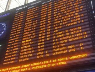 Treni caos oggi ritardi per guasto cambiano orari Alta Velocita e Intercity