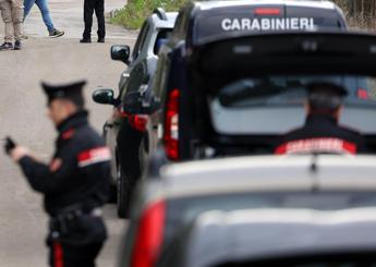 Ubriaco senza patente si schianta in auto contro il muro morta figlia di 3 anni