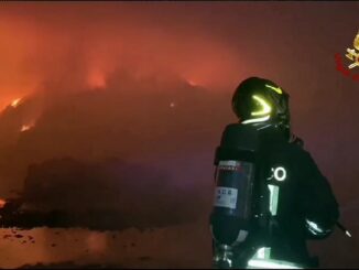 incendio, intervento dei vigili de fuoco