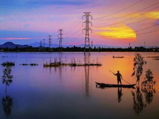 immagine energia elettrica con sfondo tramonto usata per articiolo union gas e luce