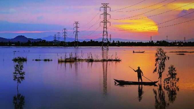 immagine energia elettrica con sfondo tramonto usata per articiolo union gas e luce