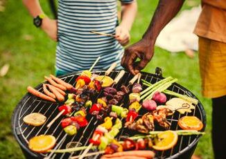 Barbecue di Ferragosto grigliata protagonista 15 agosto meglio carne o pesce