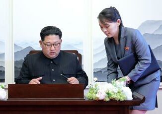 Corea del Nord nuovo lancio di palloni spazzatura verso Sud