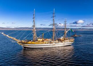 Nave scuola Amerigo Vespucci per la prima volta sostera al porto di Tokio