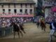 Palio di Siena 17 agosto Lupa vince e si aggiudica il Drappellone dellAssunta