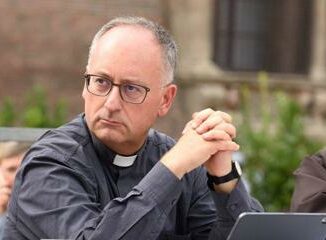 Papa padre Spadaro La salute e buona sente di avere le forze per affrontare un lungo viaggio