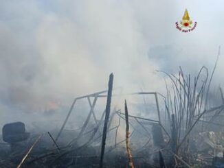 Roma incendio baracche in via Ciamarra nessun ferito