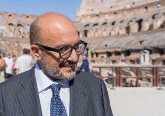 Sangiuliano in visita al Colosseo poi riunione al ministero