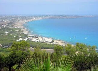 Spagna barca a vela contro le rocce a Formentera feriti 9 italiani