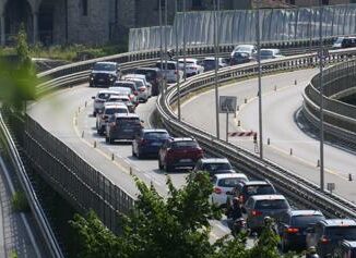 Traffico da bollino rosso e il weekend dei grandi rientri le strade piu congestionate