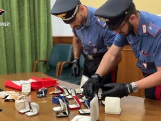 I Carabinieri recuperano gioielli e denaro rubato ad una anziana 94enne di cagliari truffata da finto caabiniere