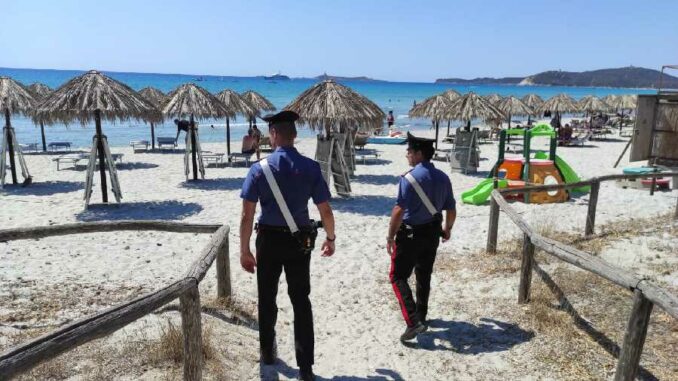 carabinieri controlli in spiaggia